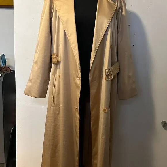 Vintage 60s / 70s Trench Coat with Belt. Perfect!! - Picture 3 of 14